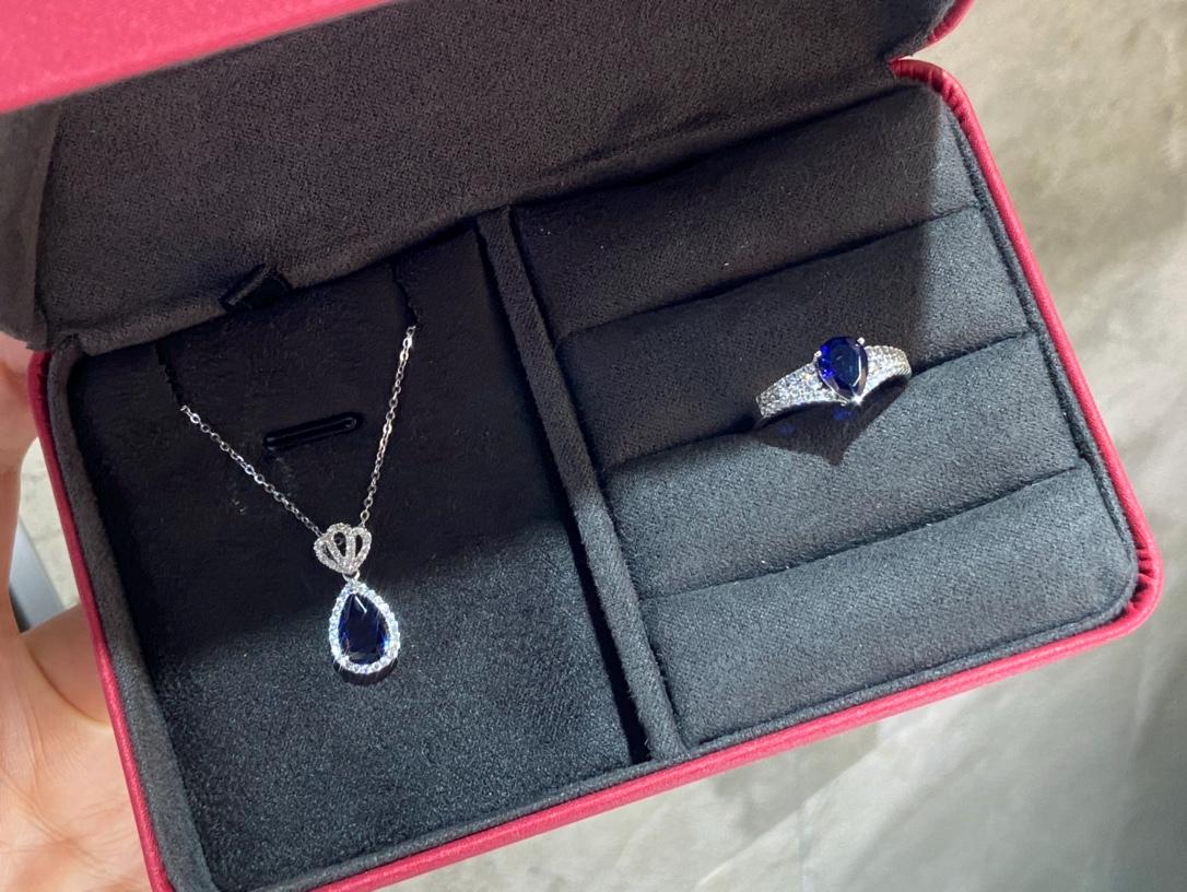 Worth Looking Twice Pear Sapphire Jewelry Set