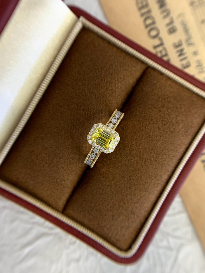 Worth Looking Twice Round Diamond Ring
