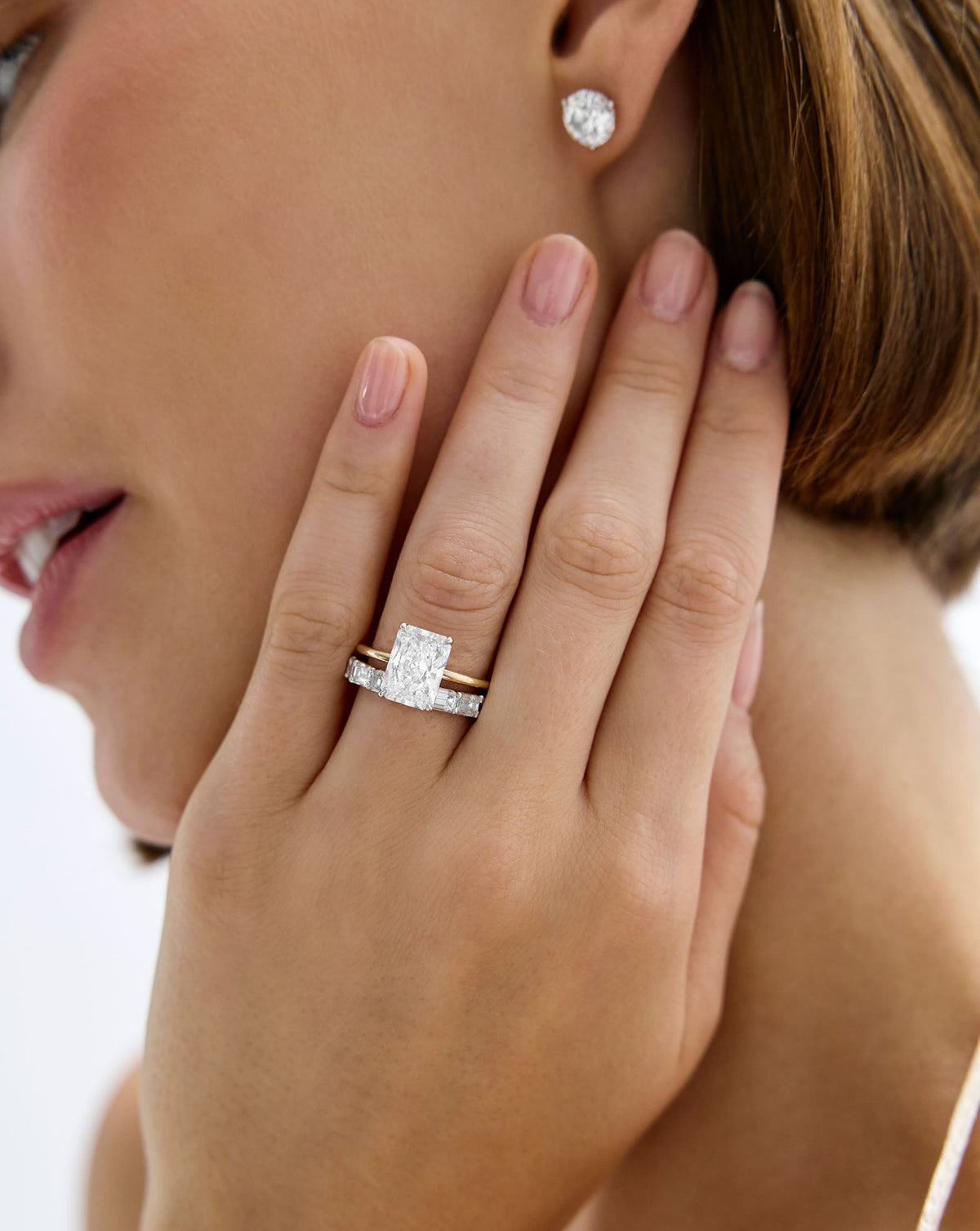 Lab Diamond Sideways Emerald Eternity Band