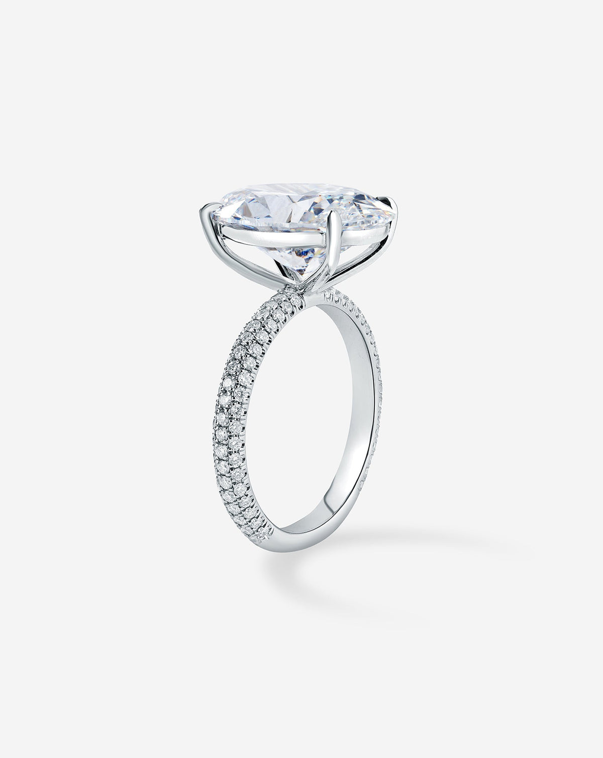 5.37 Oval Lab Diamond in Pavé Cloud