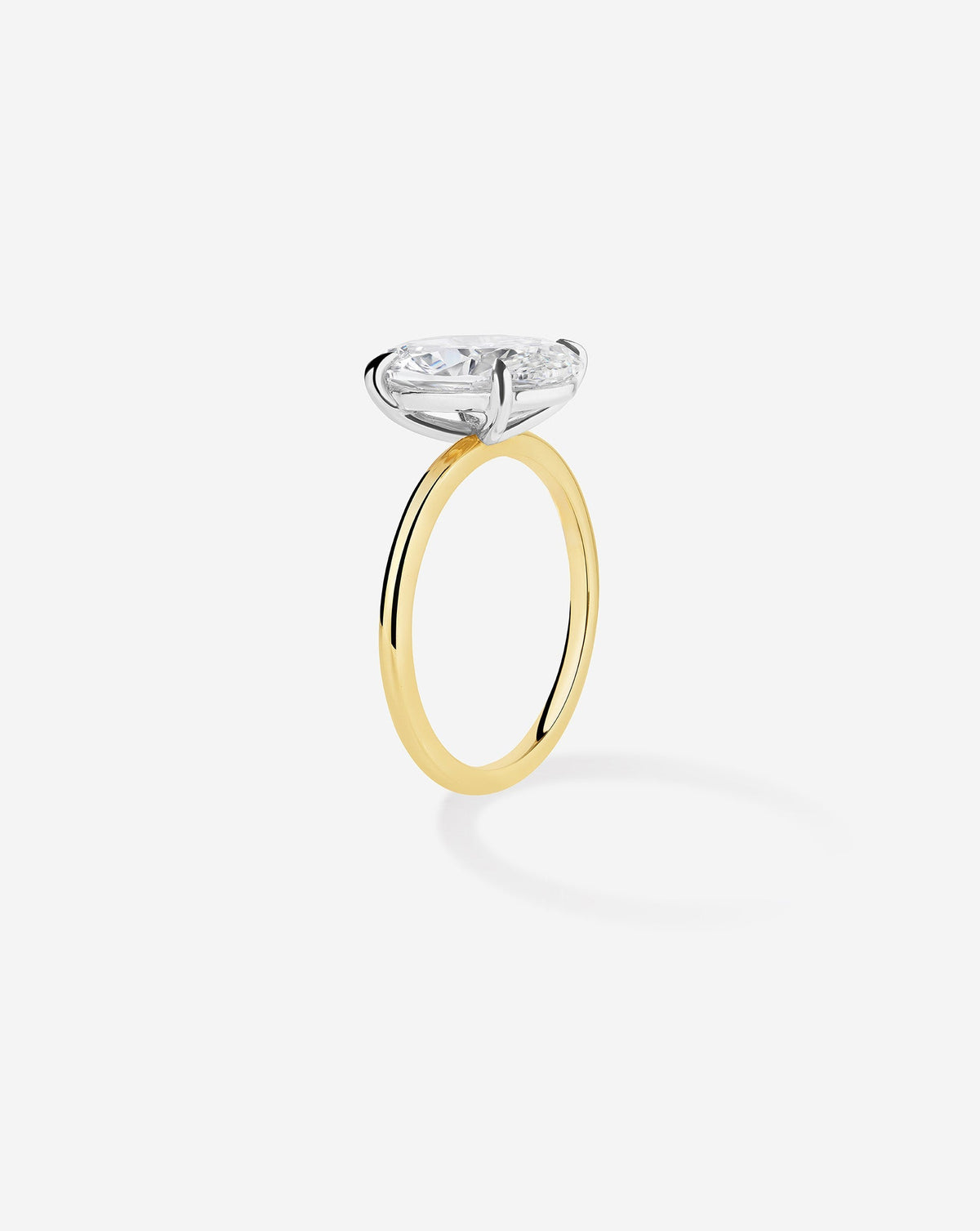 3.04 Oval Lab Diamond in Whisper Thin®