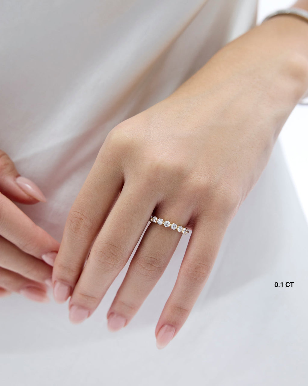 Single Prong Lab Diamond Band