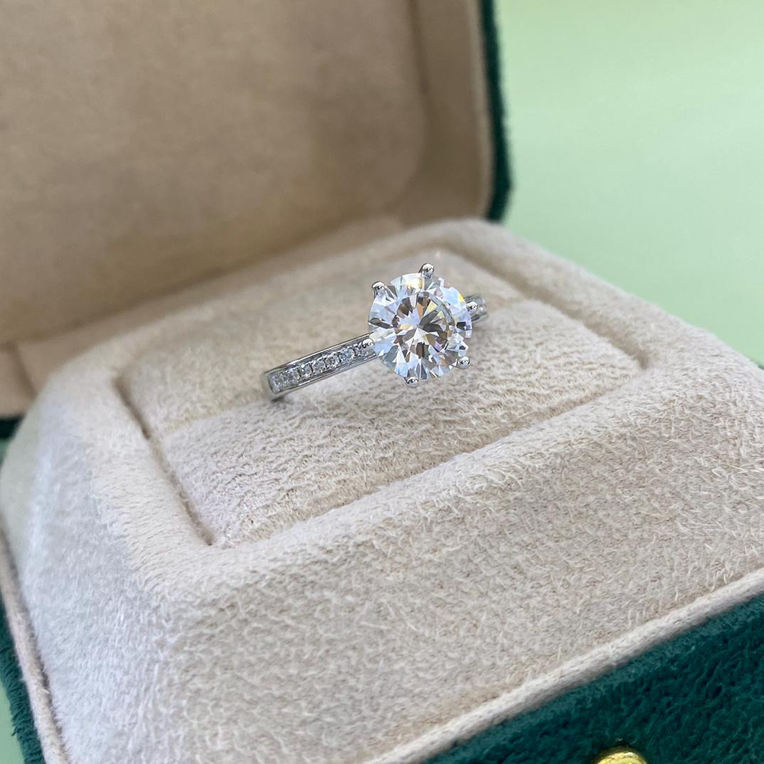 Built for the Spotlight Diamond Ring